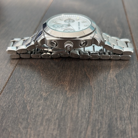 MICHAEL KORS Chronograph White Mother of Pearl Walcott Women's Watch, Jewellery - Picture 3 of 13